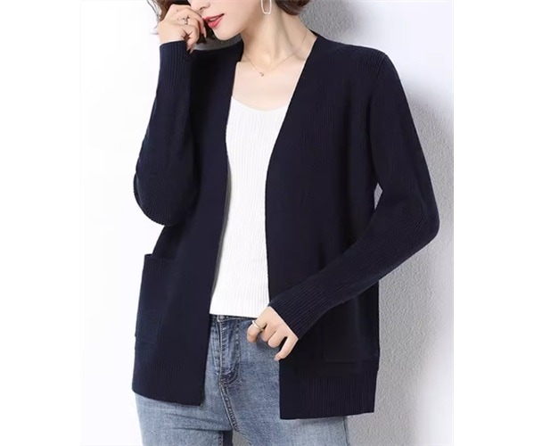 レディース トップス ニット カーディガン 羽織 前開き ミドル丈 長袖 Vネック 襟なし ポケット 大人可愛い きれいめ シンプル カジュアル 上品 おしゃれ かっこいい レトロ こなれ感 ラフ