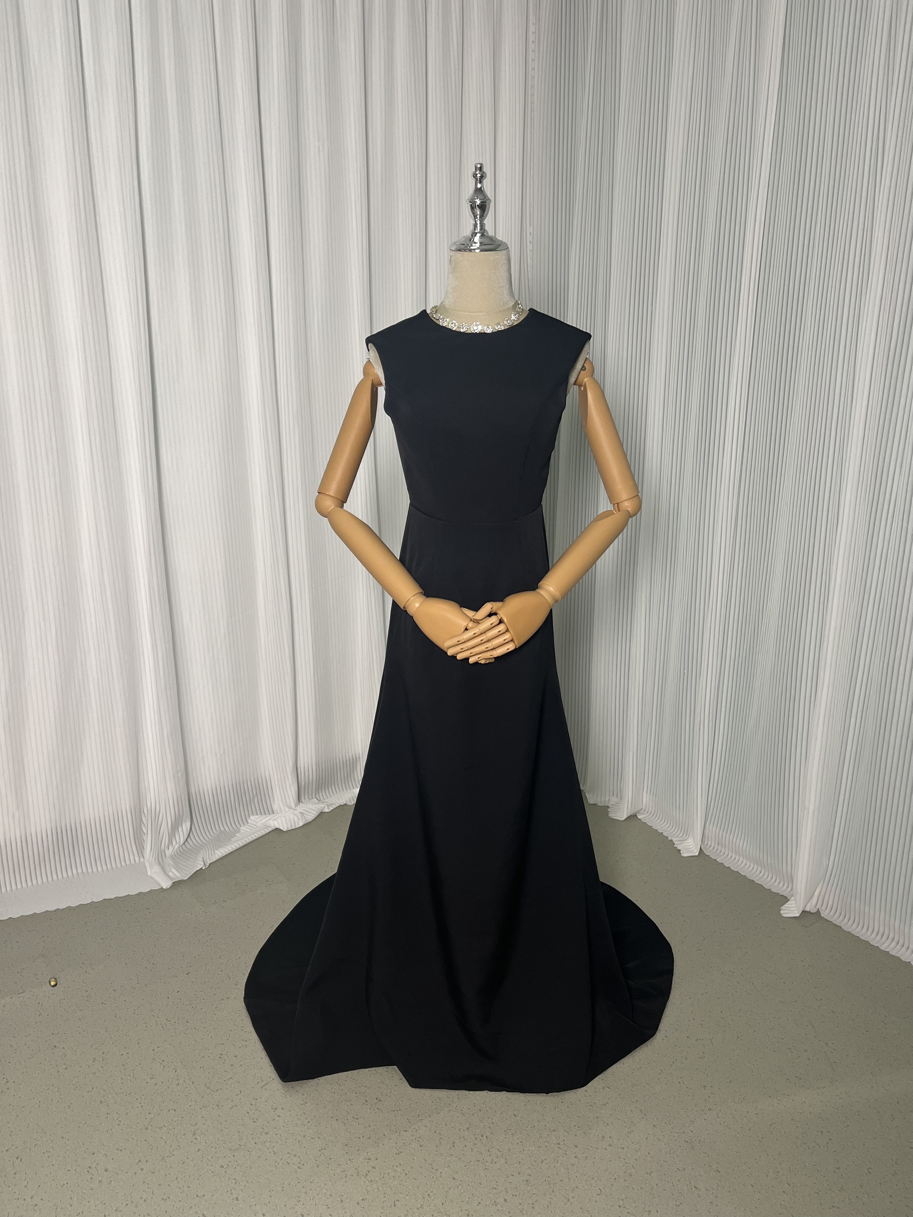 エレガント パーティードレス ブラック 背中見せ ノースリーブ 細見えシルエット 前撮り 二次会