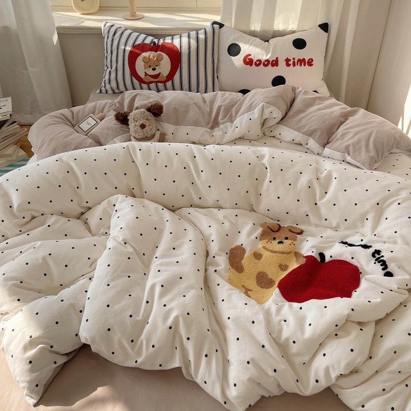 アップルドッグピュアコットンタオル刺繍綿のかわいい寝具漫画漫画ベントキルトカバー寮の寝具セット