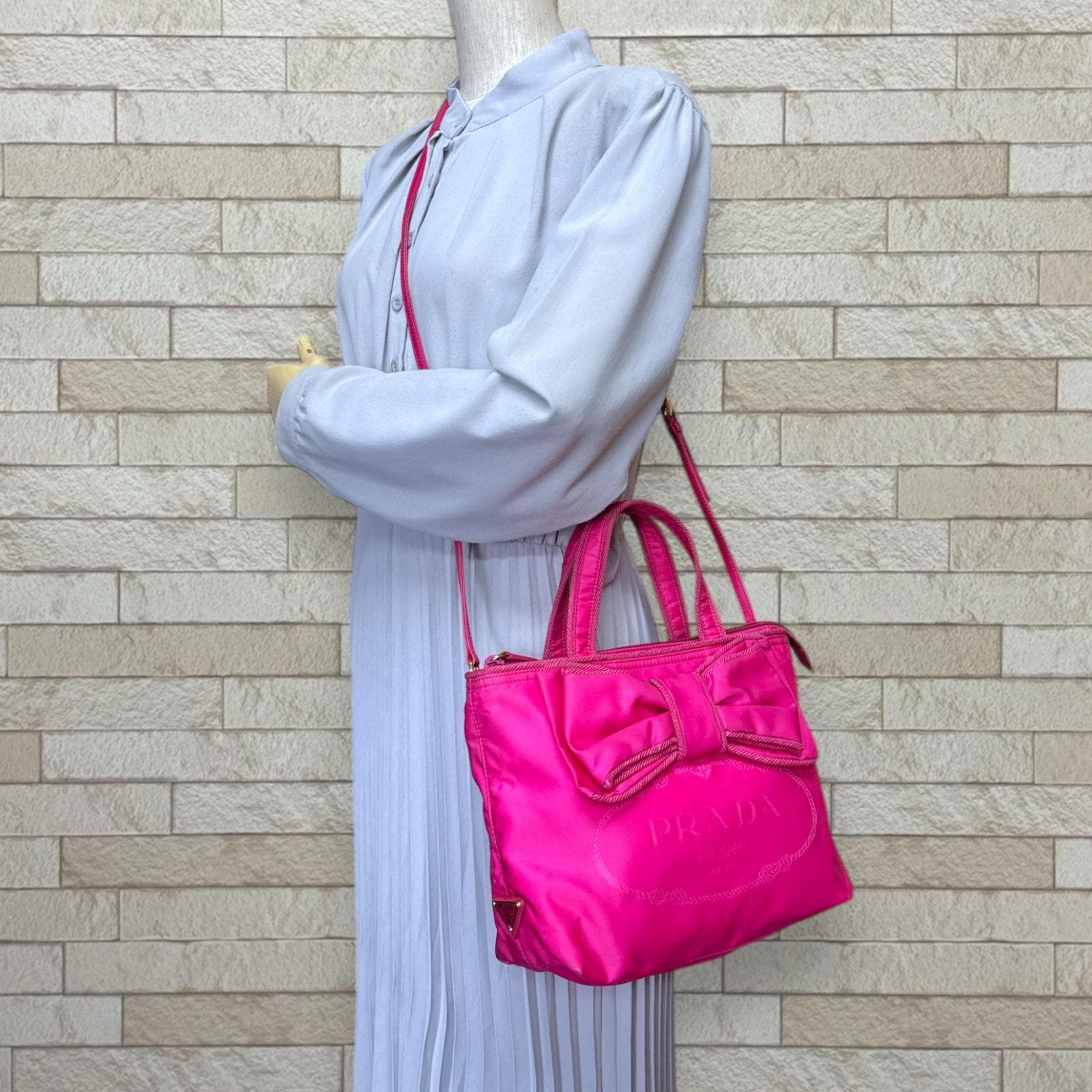 プラダ リボン ショルダーバッグ ナイロン 1BA084 ピンク PRADA 中古