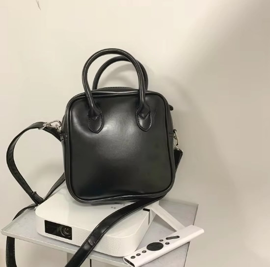 Qoo10] 【B級品】スクエアミニボストンバッグ シ