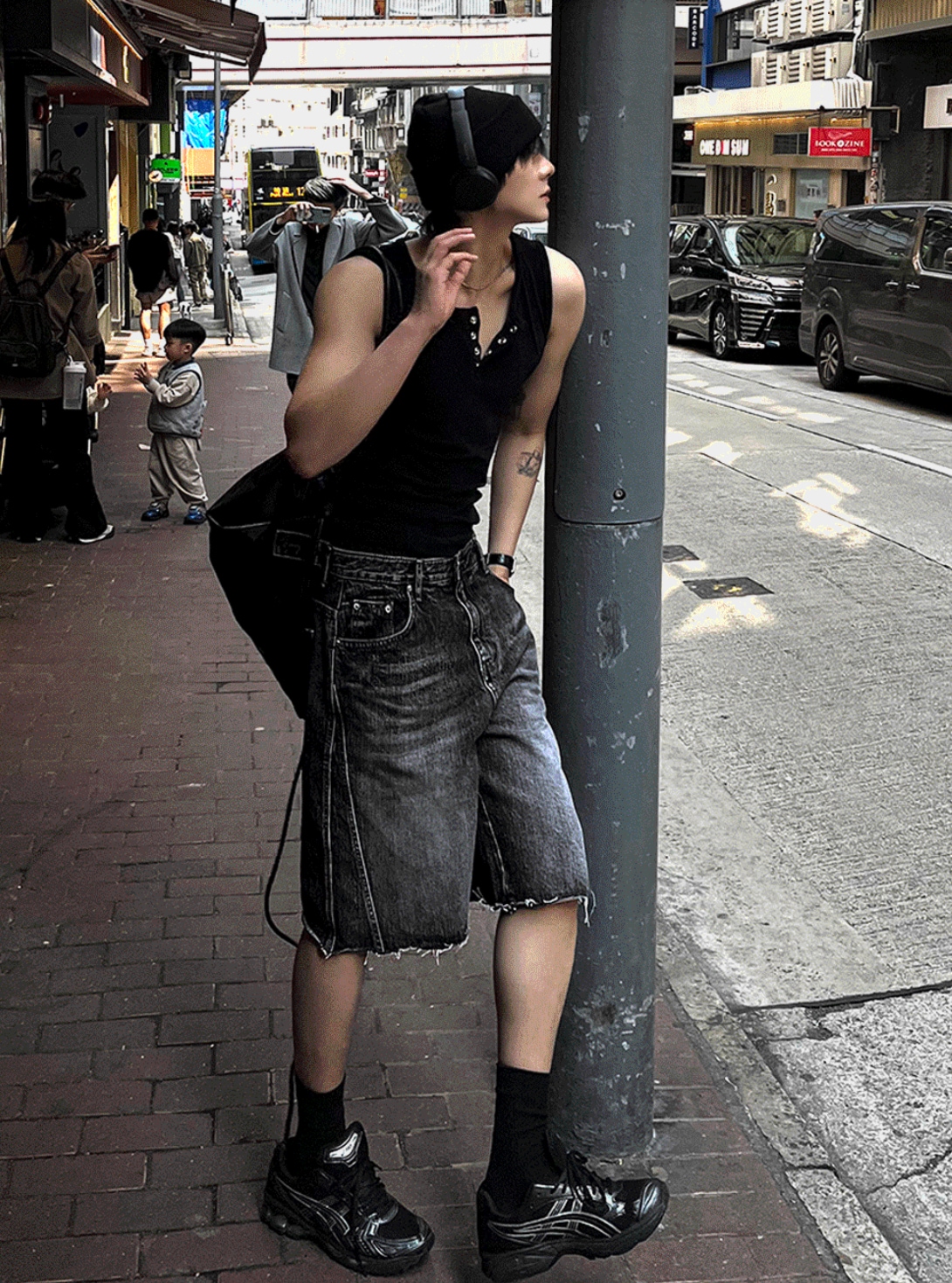 [COSYHARU公式] Black Washed Denim Bermuda Shorts Pants