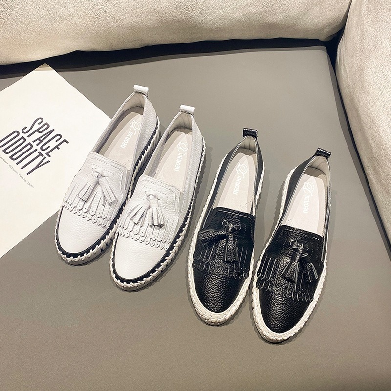 スニーカー 厚底 ブラック カジュアル フリンジ 韓国 レディース オルチャン スリッポン タッセルスニーカー 白 ホワイト 黒 歩きやすい 存在感 厚底スニーカー ラウンドトゥ