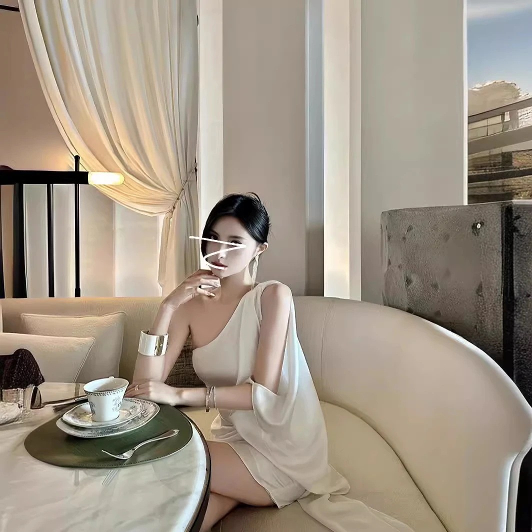 フレンチのセクシーレースのドレス ホワイト パーティー サテンワンピース おしゃれ 5韓系 イブニングドレス ゆったり パーティードレス