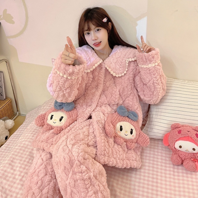 秋冬の女性用新しいコーラルベルベットパジャマ厚みプラスベルベット暖かい三層キルティングジャケットフランネル冬ホーム服アニメコミック