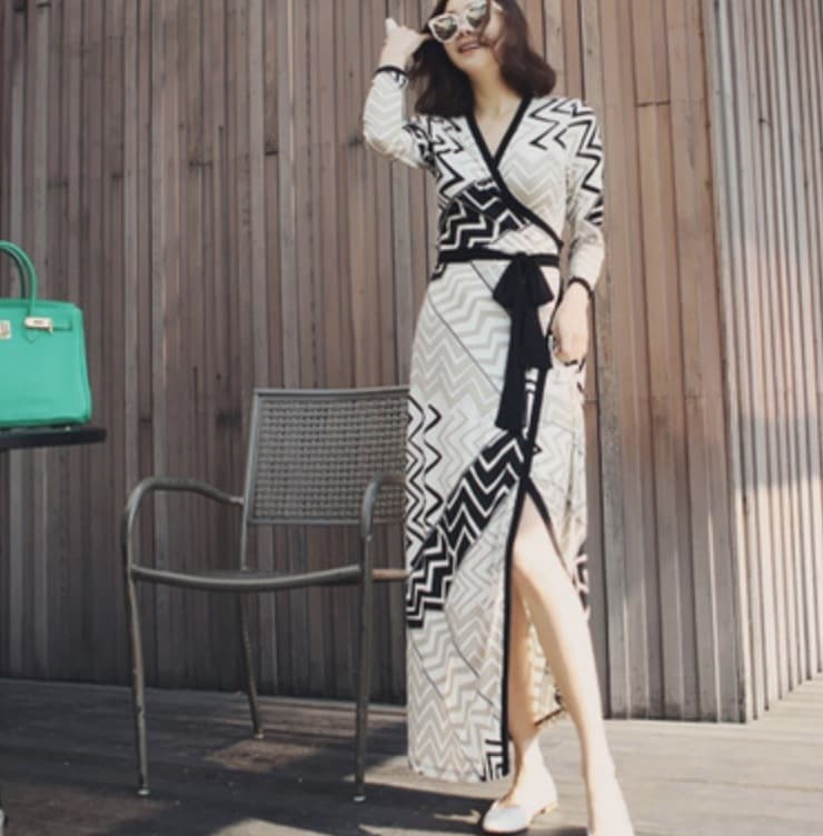 ワンピース Vネック 七分袖 タイト 細身 セミフレア スリット 大人可愛い きれいめ シンプル エレガント 上品 花柄 幾何学 チェーン デート リゾート 海 レストラン 美脚 XL 2XL