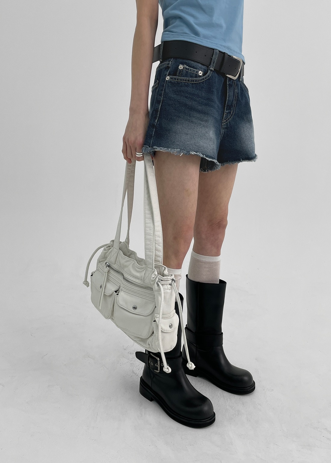 チェミカレザーポケットショルダーバッグ