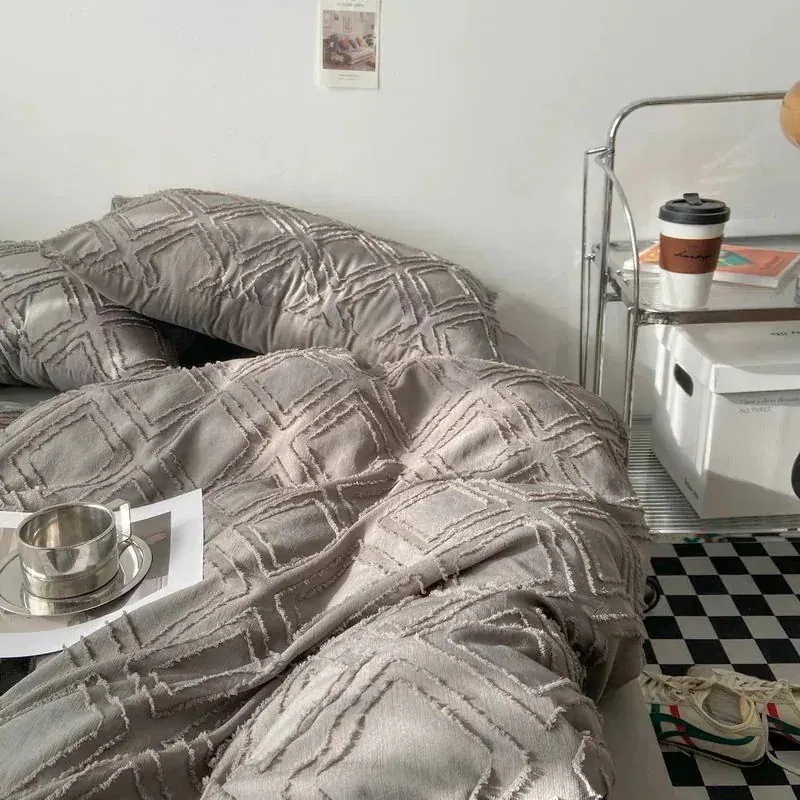 メガ割 ネットレッドグレーカットファッション布団カバーベッドの上の4点セット純粋な色の和室のシーツ3点セット