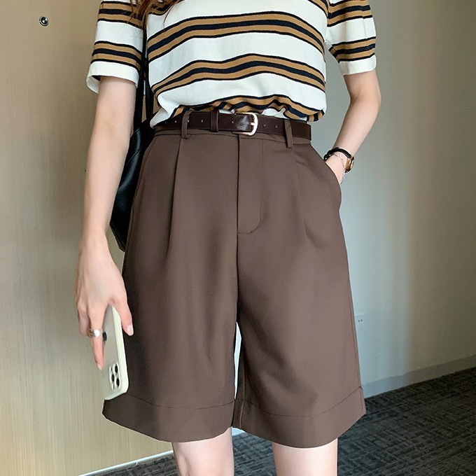 ベルト付き ハーフ パンツ ショートパンツ 半ズボン 膝丈 ひざ丈 膝上 かわいい 可愛い きれいめ シンプル カジュアル おしゃれ お洒落 かっこいい ラフ メンズライク クール 無地 春