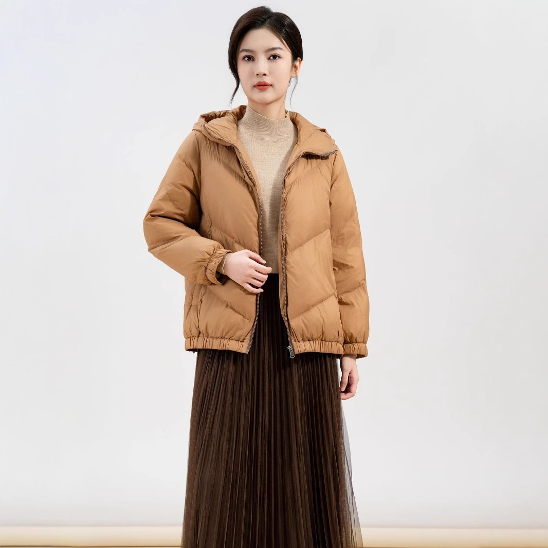 90 ホワイトダックダウン ショート ソフトパフ フード付き ダウンジャケット レディース 25 冬 新作 暖かい ふわふわ ジャケット HH43218