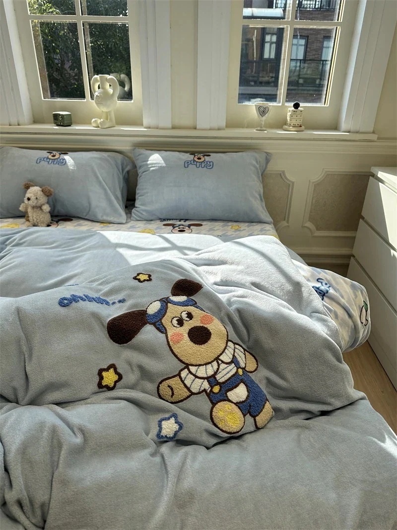 クリームブルー ミルクベルベットタオル 刺繍犬4枚セット 1.5m1.フランネル厚手であったか