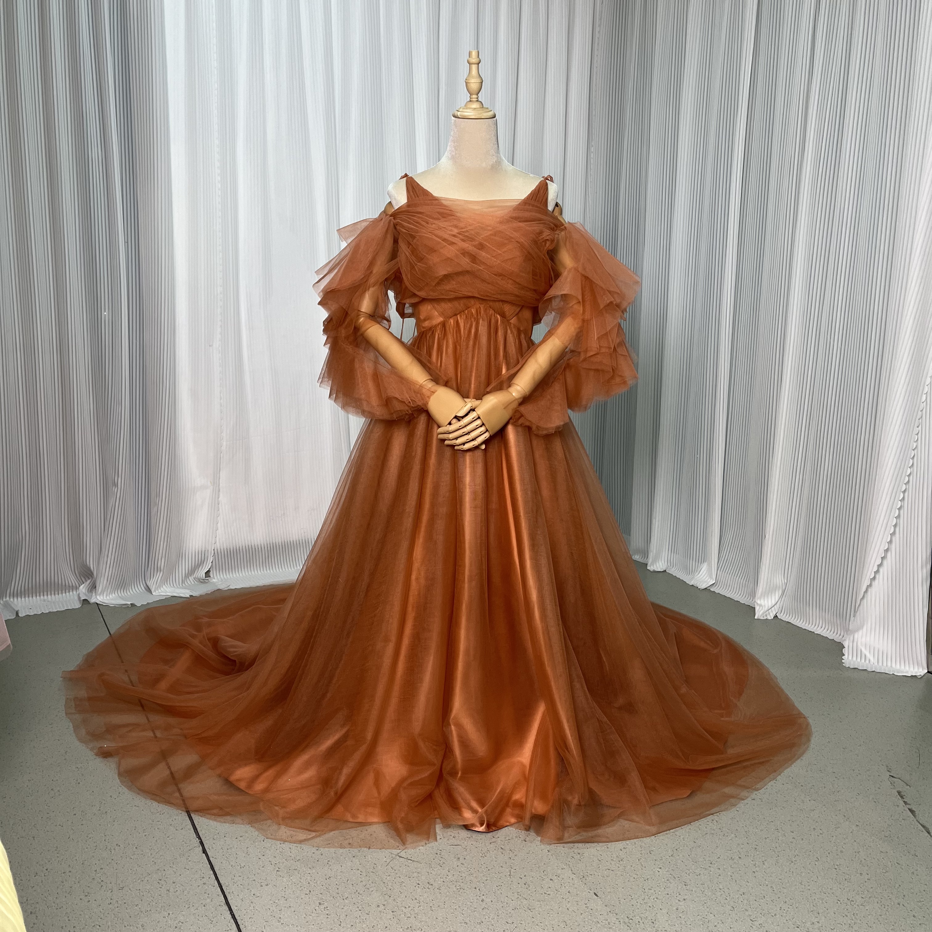 カラードレス テラコッタ オンショルダードレス バックレス 華やかなトレーン アンティークなドレス+ロングスリーブトップス