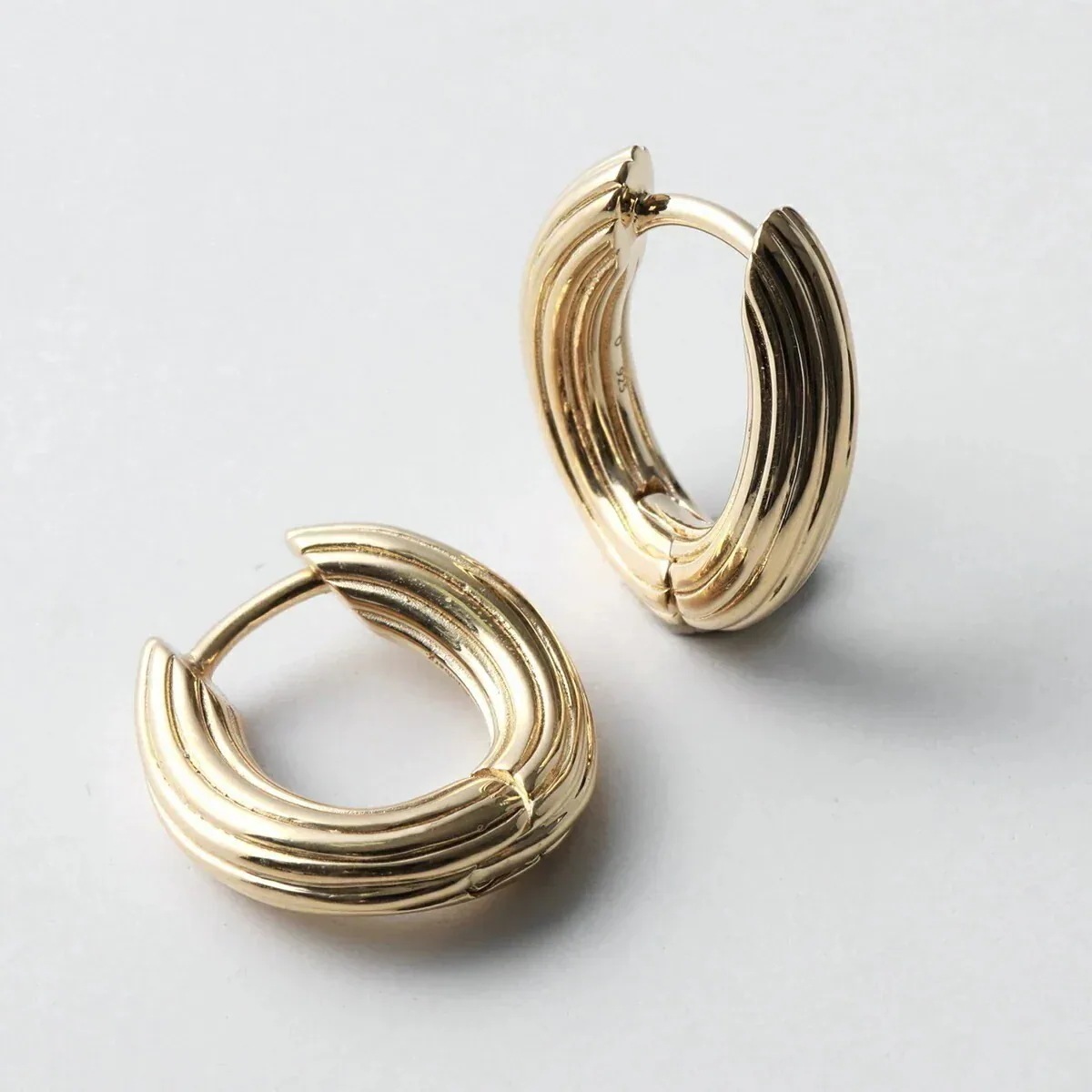 Otiumberg オティウムバーグ ピアス Twisted Ridge Hoops ツイスト リッジ フープ OEY24S-3047 レディース アクセサリー