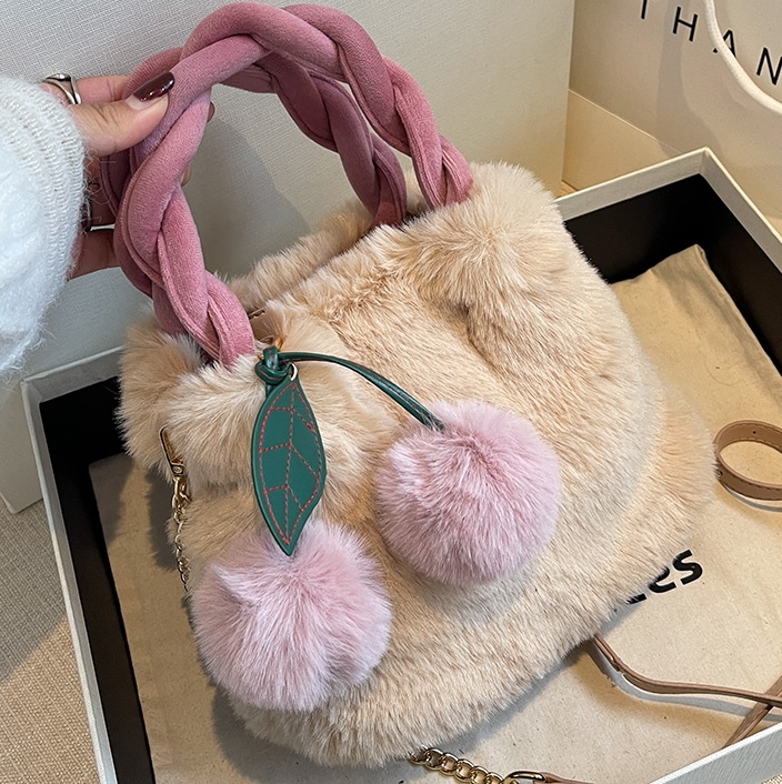 バッグ レディース かばん ショルダーバッグ かわいい 大人可愛い 大容量 きれいめ デイリー レザー風バッグ 柔らかい 大人 上品 おしゃれ お洒落 かっこいい 大人可愛い 大人女子 こなれ感