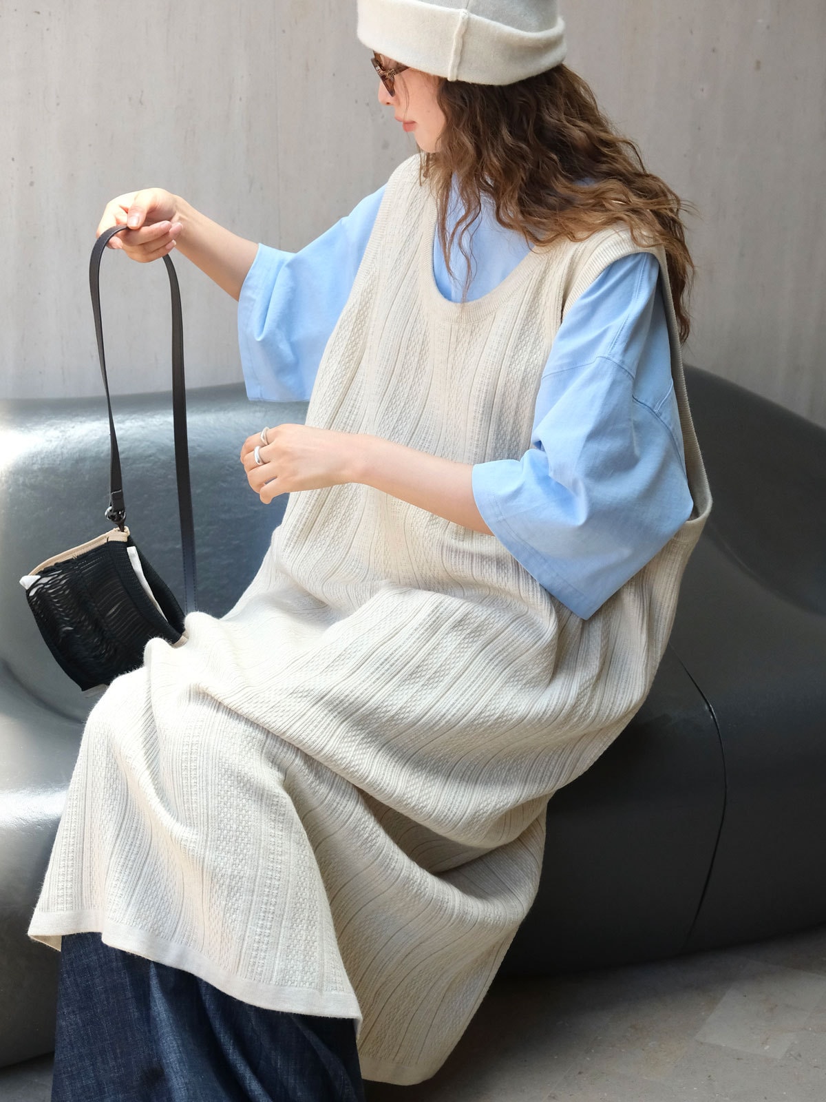 ルーヴル秋冬新作韓国版優しくて怠惰感がありますノースリーブニットワンピースはゆったりしていて柔らかいです