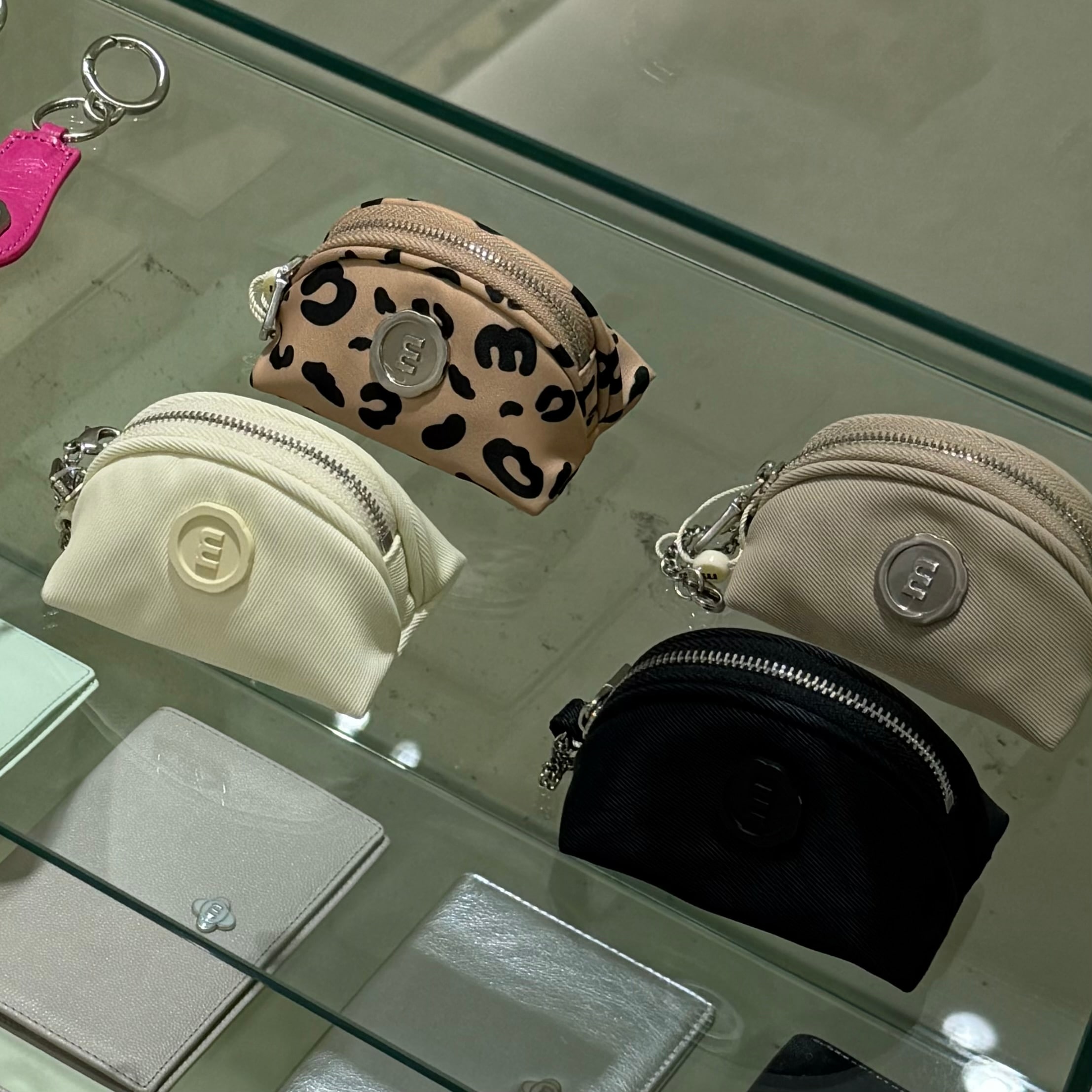 CLO POUCH KEYRING 3色 韓国人気の小銭入れ 韓国正規品