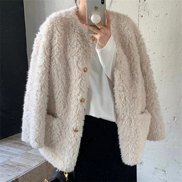 アウターファー毛皮アウターきれいめ カジュアル ジャケット レディース 羽織り クルーネック 大人 ボアコート シンプル ゆったり アウター オ ノーカラー ボア 冬 着痩せ 大きいサイズ ボアジ