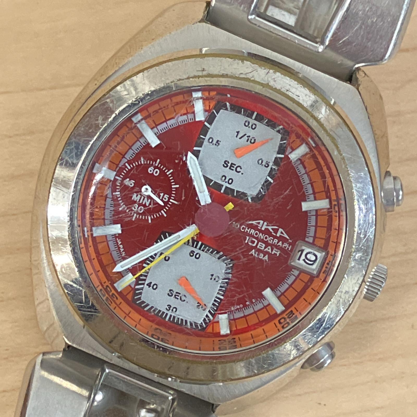 クロノグラフ V657-6030 679485 腕時計 シルバー レッド【中古】 メンズ