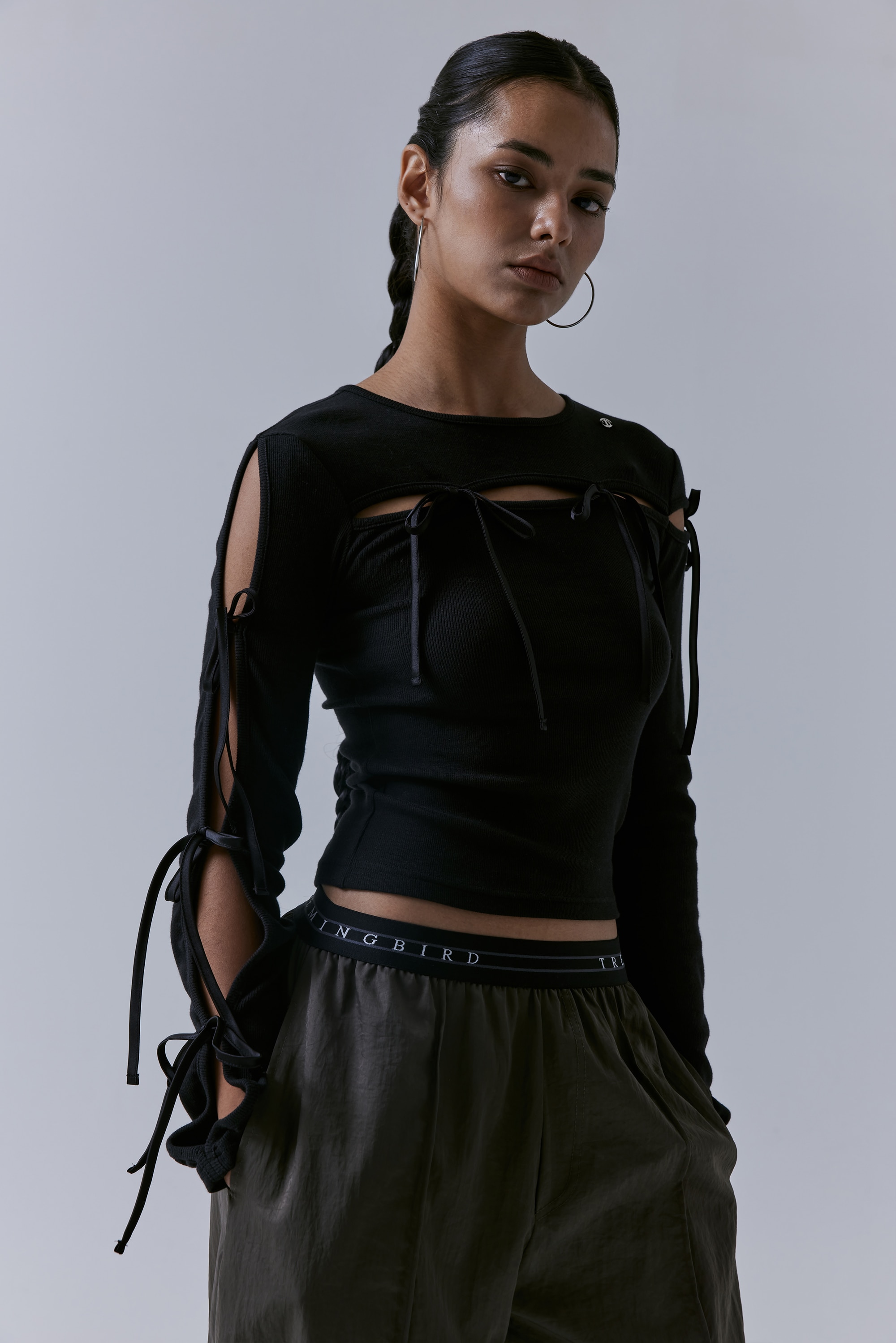 【TREEMINGBIRD】 SLIT STRAP LONG SLEEVE : BLACK