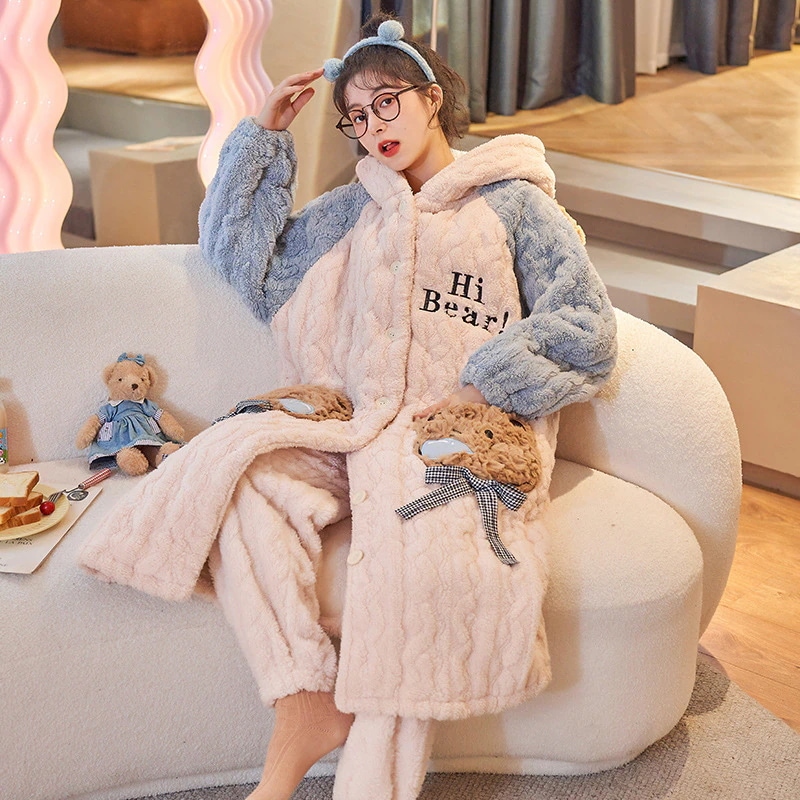 サンゴのベルベットの寝衣の女性秋冬の新しいベルベットの厚い綿のパジャマの中の長いフランネルの家庭服