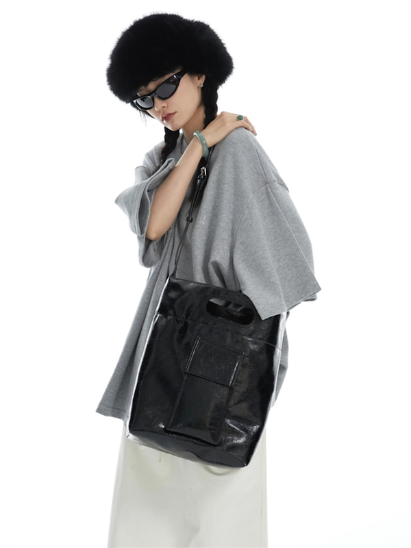 ショルダーバッグ・ポシェット ^LEATHERY^ Bolted square shoulder bag BLACK LRBG3106BK Qoo10 Dirtysix 飾りなし スクエア ラージ ショルダーバ