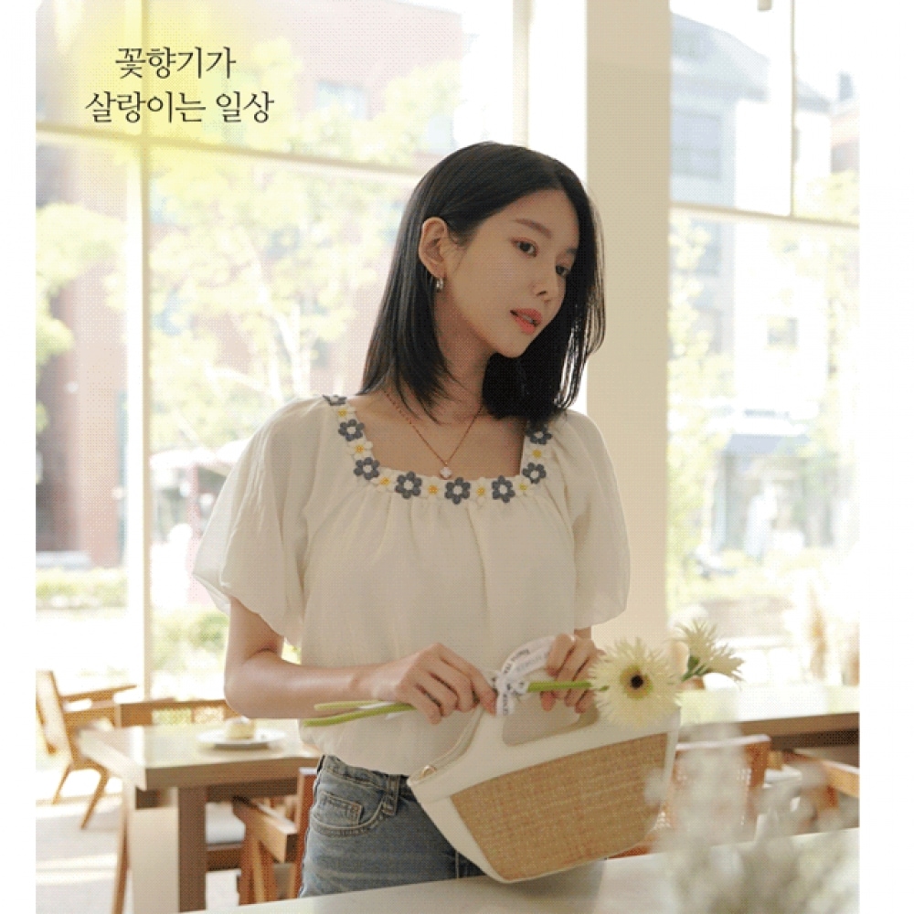 クリック＆ファニールーレットフラワー刺繍ブラウス 5,368円