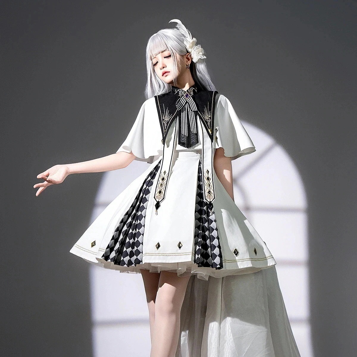 新デザイン 正規品デザインリアルアイズlolitaワンピースフェイクレザーネックマントホワイトゴシックプリンス系