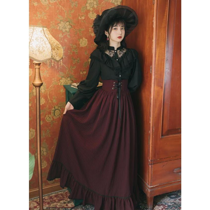 シャツとロングスカート2点セットアップ 春秋向け レトロ 文芸系 黒い 長袖シャツ レース フリル付き ワインレッドのストライプ柄 ハイウエスト ロングスカート30%までに制限