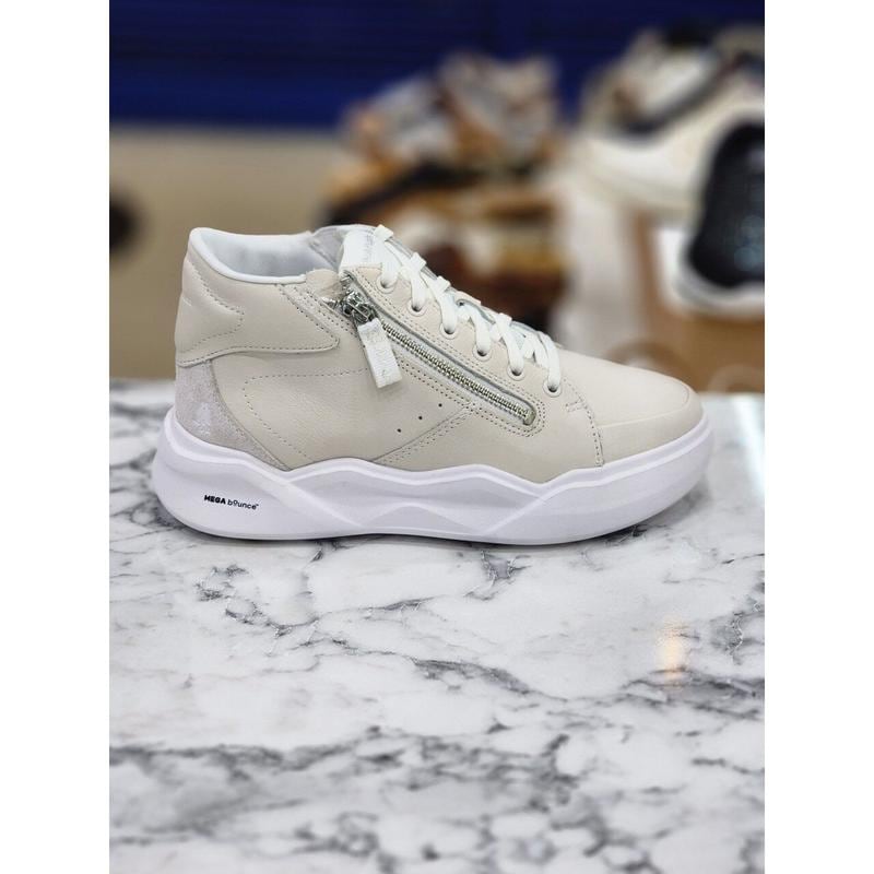 女性ハイカットメガバウンス4Cmコンフォートシューズ QCRTFP855