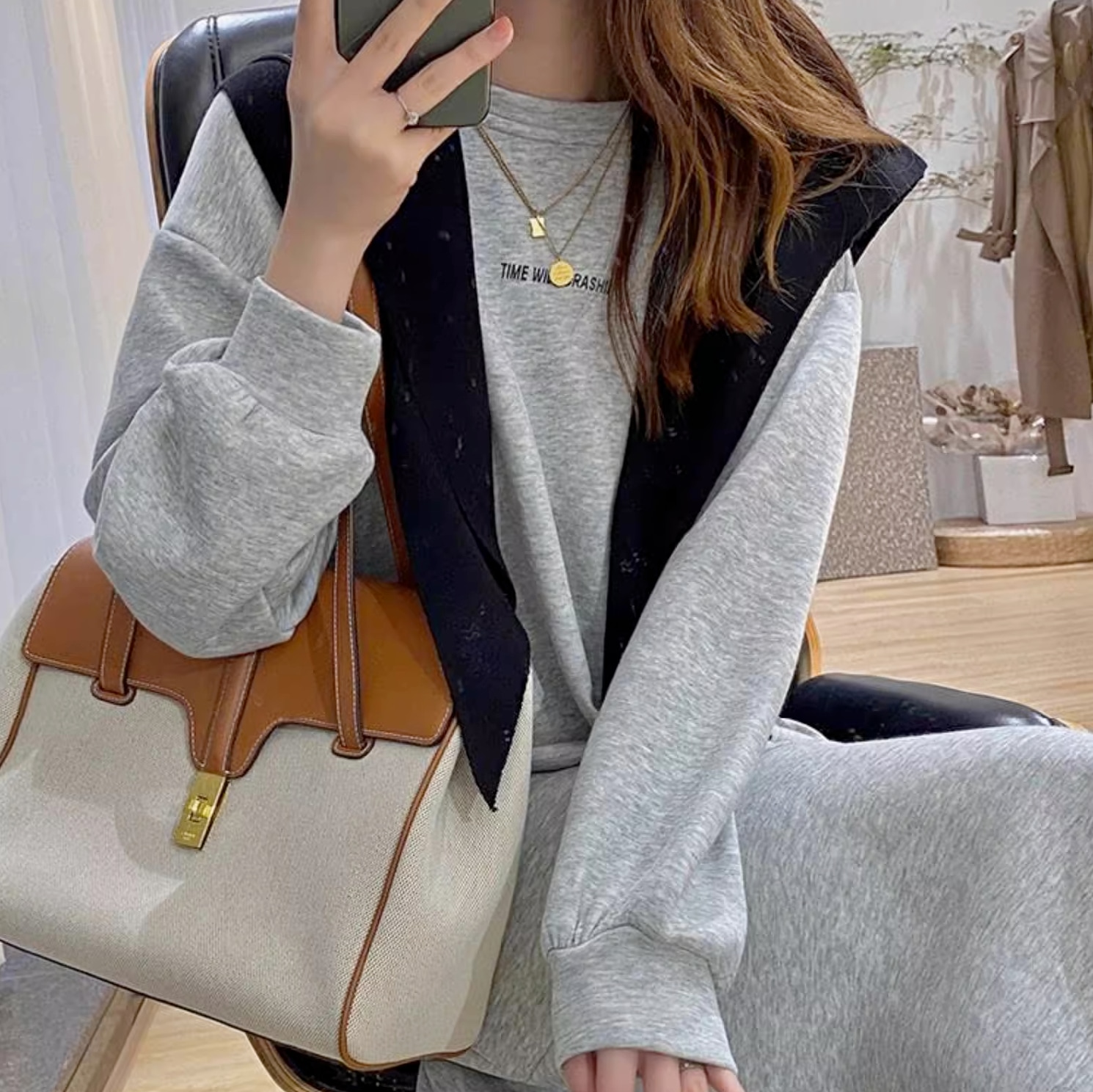 ワンピース プルオーバー トレーナー フレアワンピース 膝下 長袖 Uネック ラウンドネック フレア かわいい 大人可愛い シンプル カジュアル おしゃれ お洒落 かっこいい レトロ ラフ ルーズ