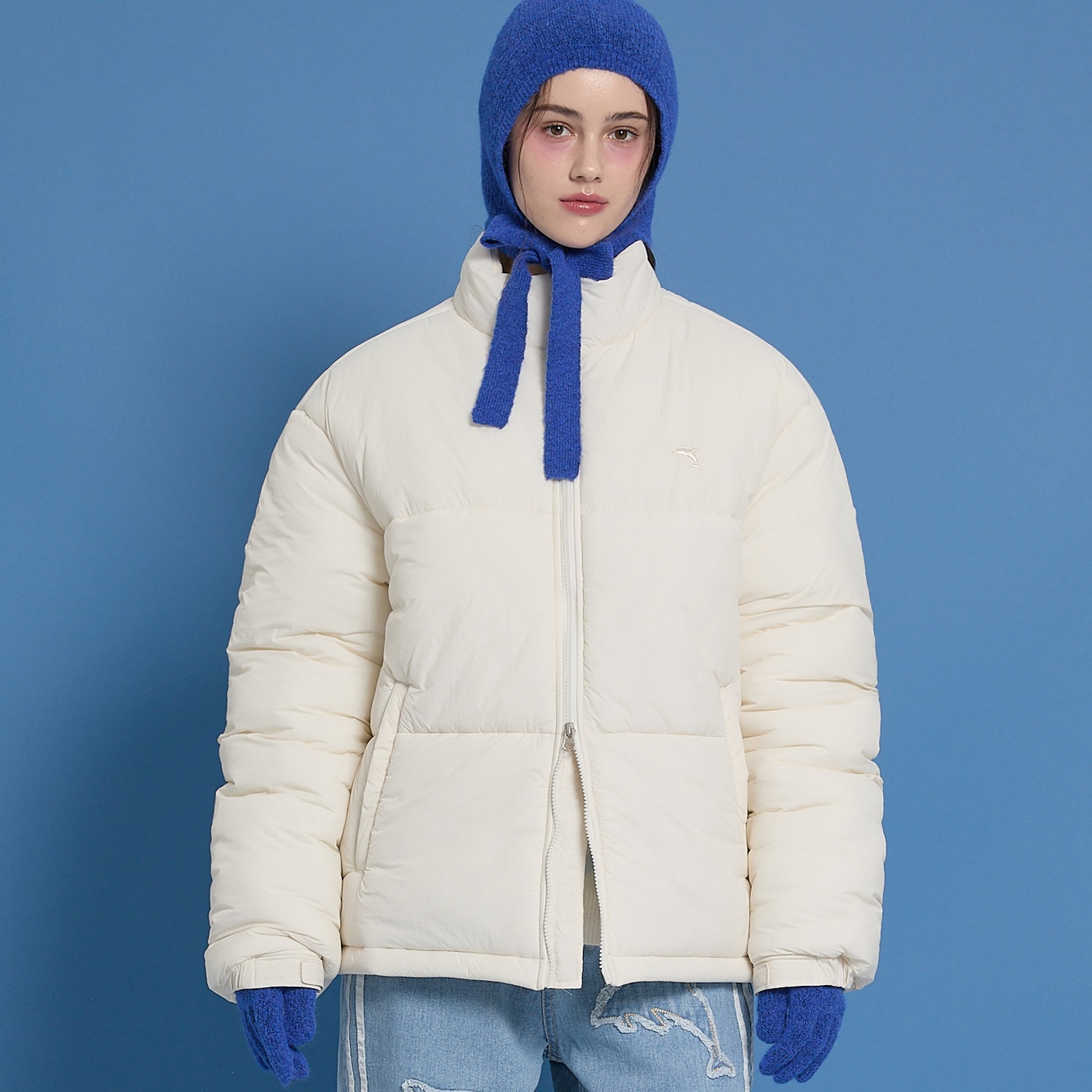 Dolphin Embroidery Short Padding IVORY