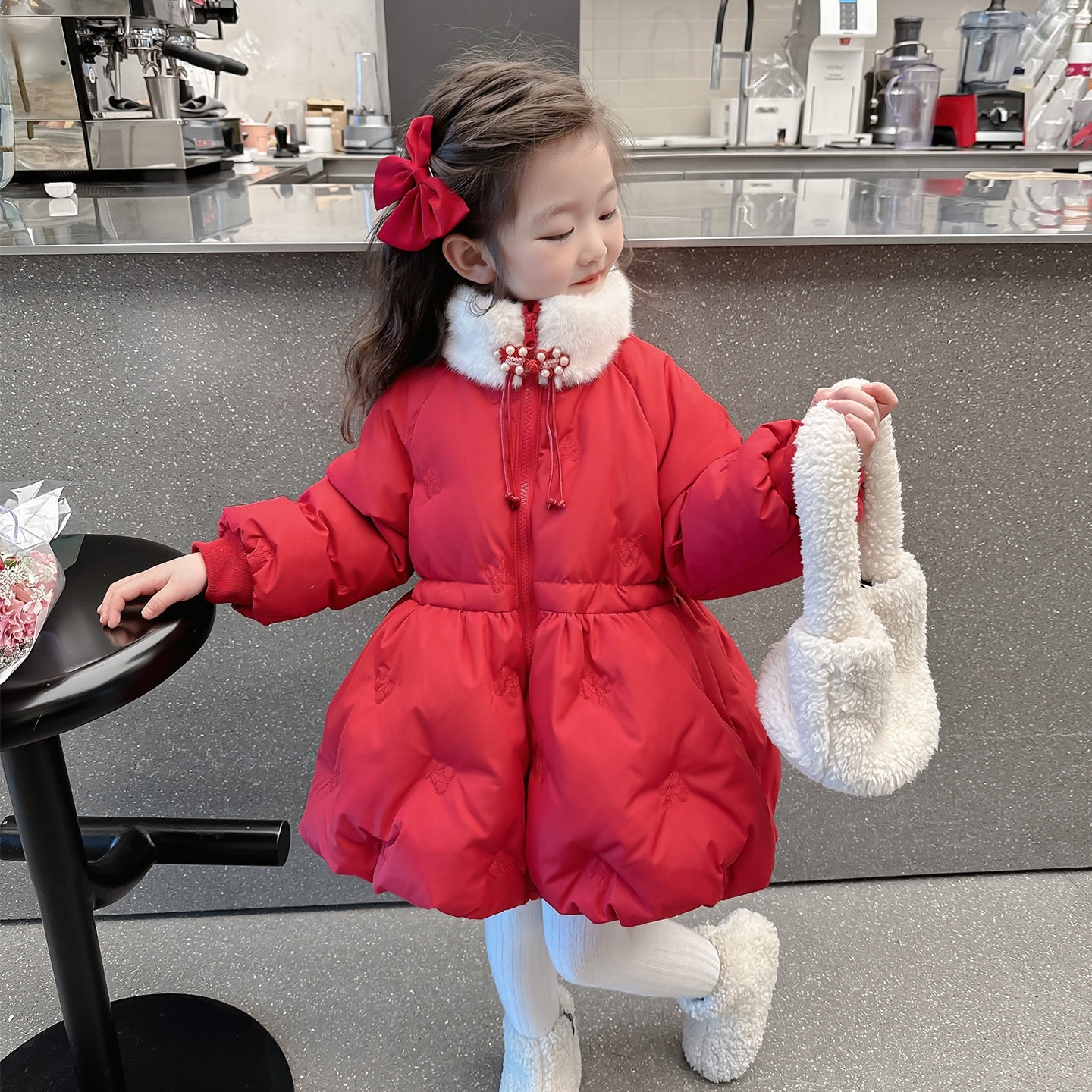 女の子用ダウンジャケット冬のおしゃれな赤い綿入りジャケット暖かいベビー用冬用コート厚手タイプ