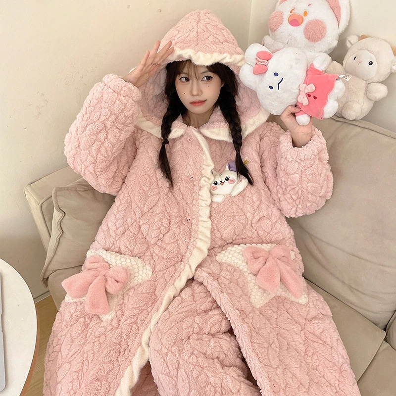 新しいサンゴのベルベットのパジャマ女性秋冬のベルベットの厚いバスローブ冬の3層の綿を挟んだパジャマ家の服