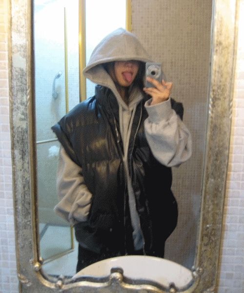 black down vest 4,628円