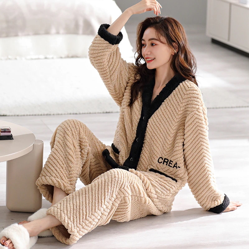 毛がしてかわいい ~ パジャマ女秋冬冬のサンゴのベルベットが厚くて暖かいフランネルの家庭服冬