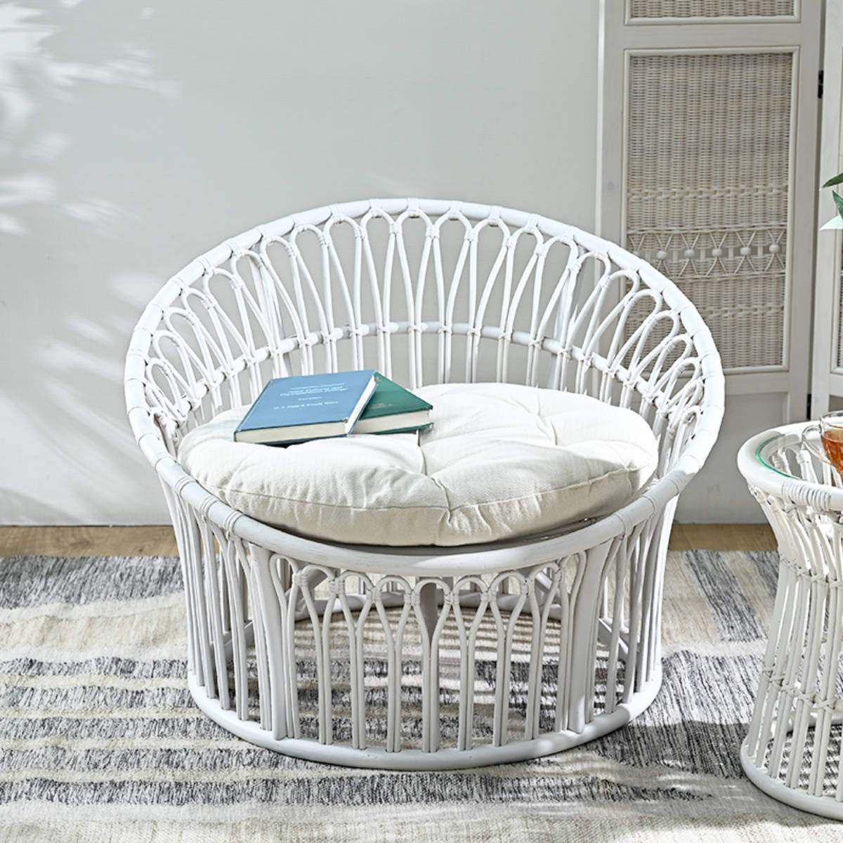 パーソナルチェア ラタン 座面高40cm fiore ラタンチェア 椅子 アームチェア リビング 腰かけ 籐 籐編み 籐製 チェアー イス いす ダイニング リビングチェア クッション 完成品