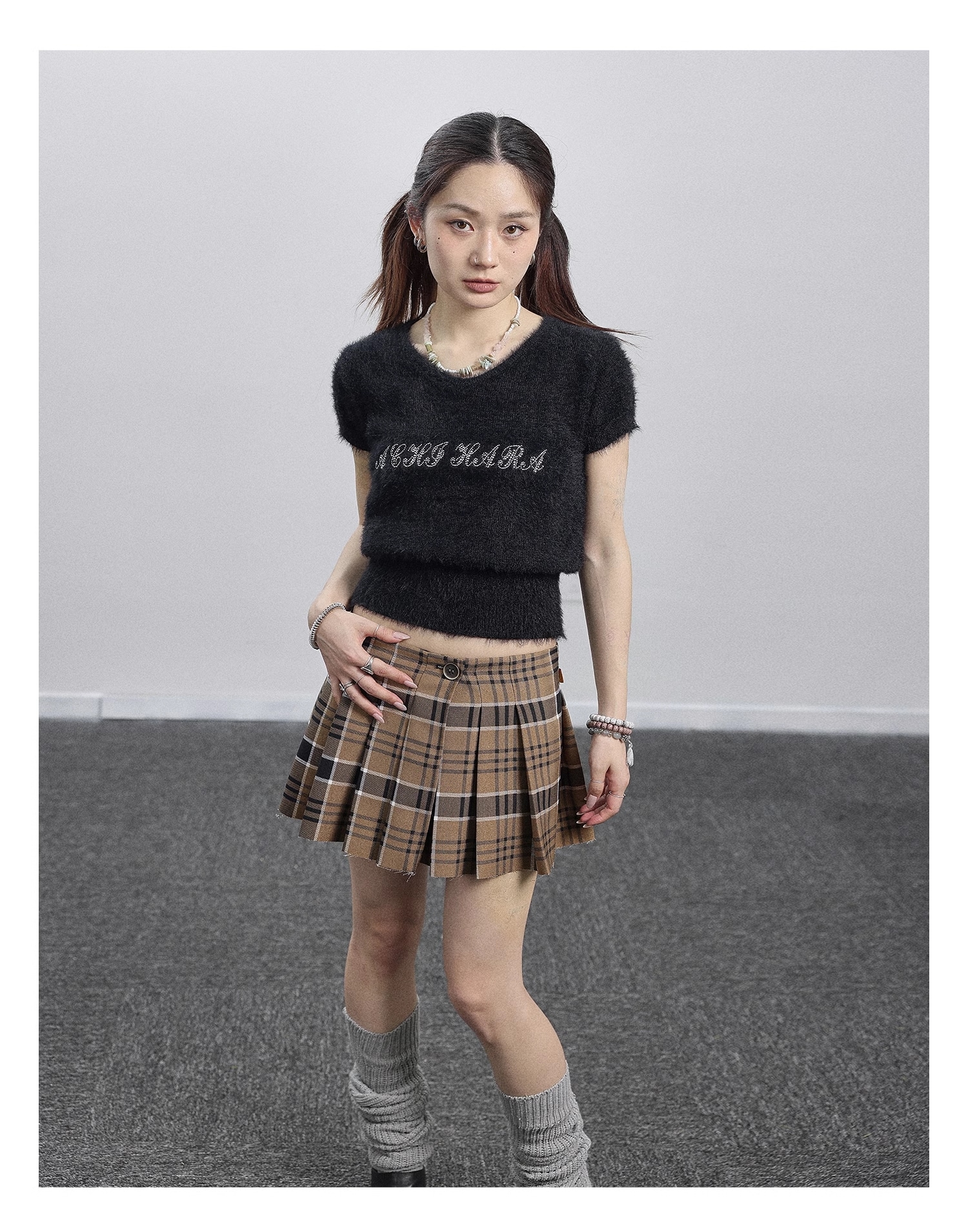 春 秋 女性 ミンク ベルベット 半袖 Tシャツ 個性的 トップス Tシャツ 袖あり 半袖 ラウンドネック 襟なし シンプル 大人 おしゃれ お洒落 かっこいい レトロ こなれ感 ラフ メンズライク