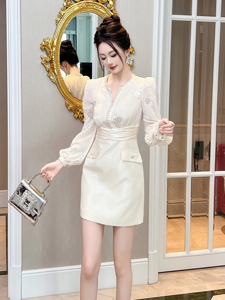 2024秋冬新品 お姫様 ｖネック ダイヤモンド飾り ショート ドレス パーティー キャバ 大人 同窓会 披露宴 卒業式 結婚式 演奏会 ウェディング 二次会 メガ割30%までに制限