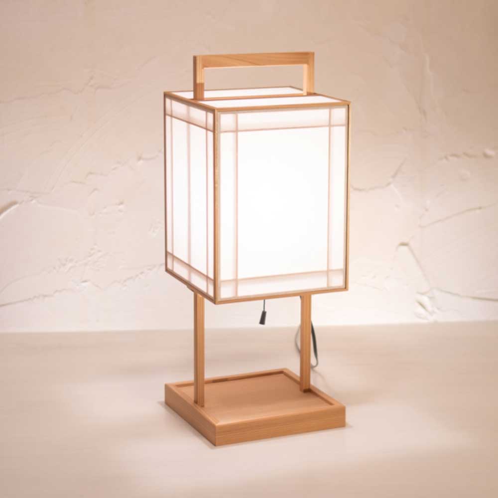 和風スタンドライト　行灯　栞 shiori　高さ53cm　杉材と強化和紙の照明器具　LED電球対応