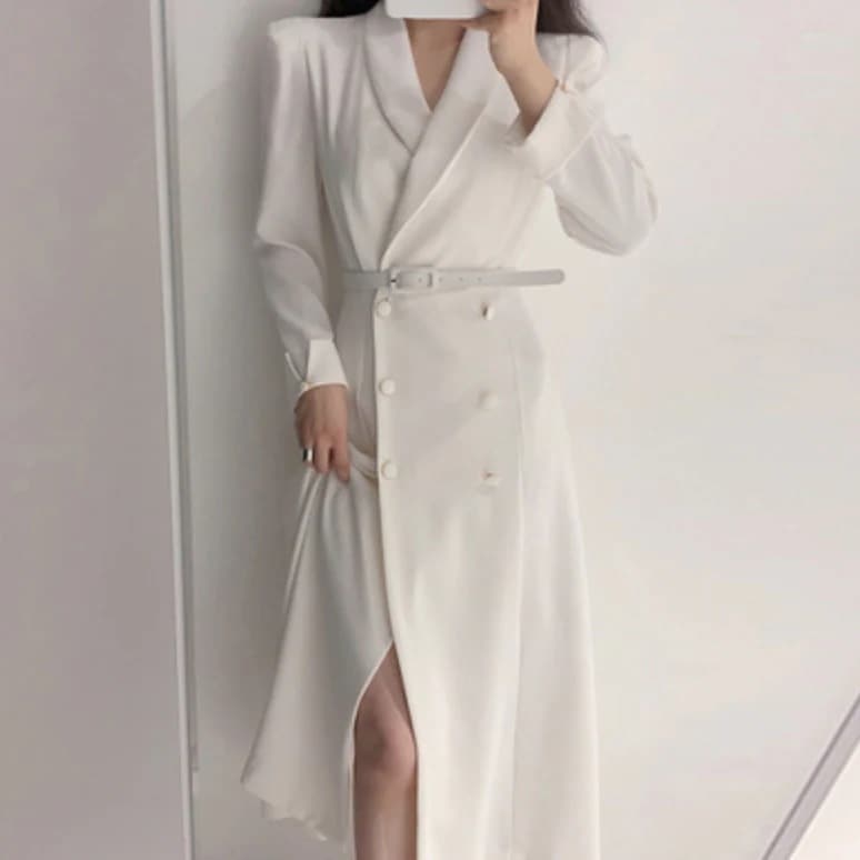 コート ワンピース ロング ミモレ 長袖 Vネック 細身 スリット ダブルボタン かわいい 大人可愛い きれいめ シンプル 上品 おしゃれ 無地 春 秋 デート お出かけ レストラン 韓国 モテ