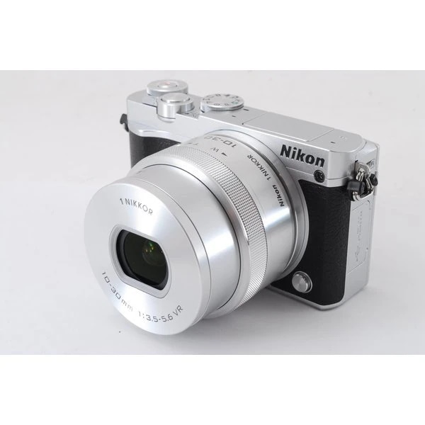 【中古】ニコン Nikon J5 シルバー レンズキット SDカード付き microSDカード付き