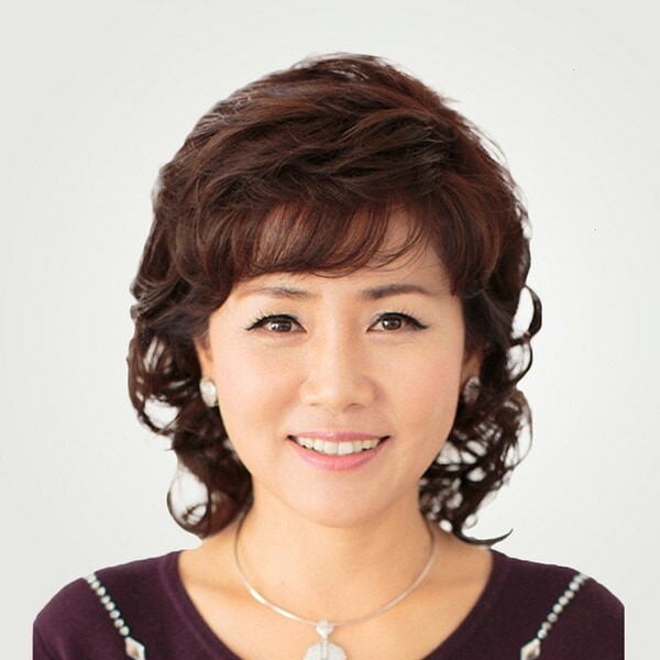 コスプレ変装仮装かつらお母さん 母の日 ゆるふわ 女性 フルウィッグ 自然 高齢者 30％人毛 レディース 自然 シニア 中高年カール セミロン ミセスウィッグ 医療用 普段使い かつら ブラ