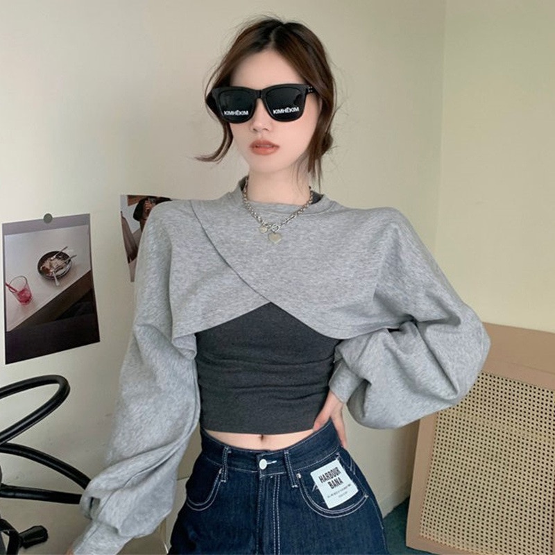 女性用のトレンディなショート スウェットシャツ2025 年春秋の新作スタイルゆったりとしたフィット感ハイウエストセクシーなレイヤード クロップ トップ
