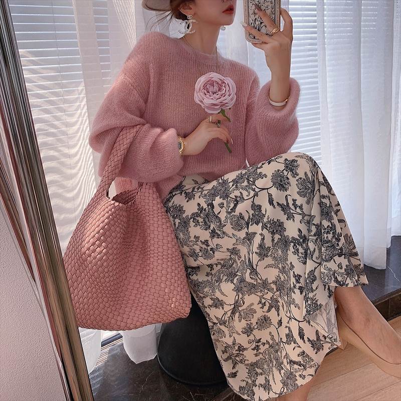 クーポン有ニット セーター トップス レディース プルオーバー 春 秋 冬 裾長め お尻カバー ポッコリお腹カバー 長袖 二の腕カバー ぽわん袖 萌袖 ドロップショルダー クルーネック 丸首 襟なし 6,382円