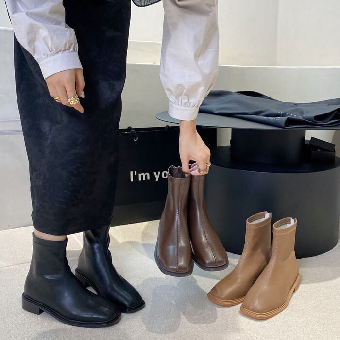 ショートブーツ 靴 シューズ レディース ブーツ ショート スクエアトゥ フェイクレザー スリム 美脚 無地 シンプル 柔らかい ローヒール 低めヒール おしゃれ お洒落 人気 痛くなりにくい 歩きや