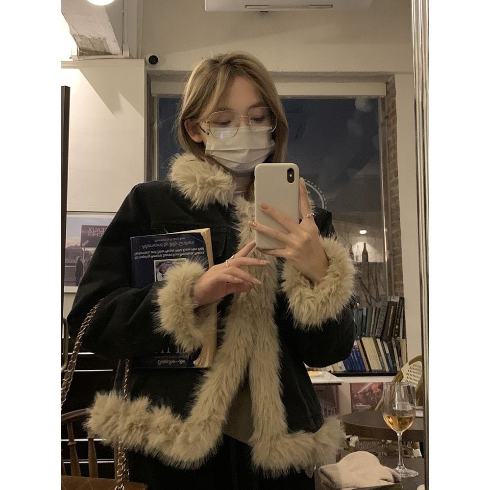 おしゃれで感のあるモケットサイドのデニムコート女性2024冬の新作レトロで厚手の綿を挟んだ保温トップスブームムートンファッション ムートンアイテム30%までに制限