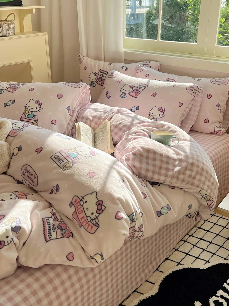 かわいいハローキティミルクベルベット厚みのある4ピース両面ベルベットキルトカバー1