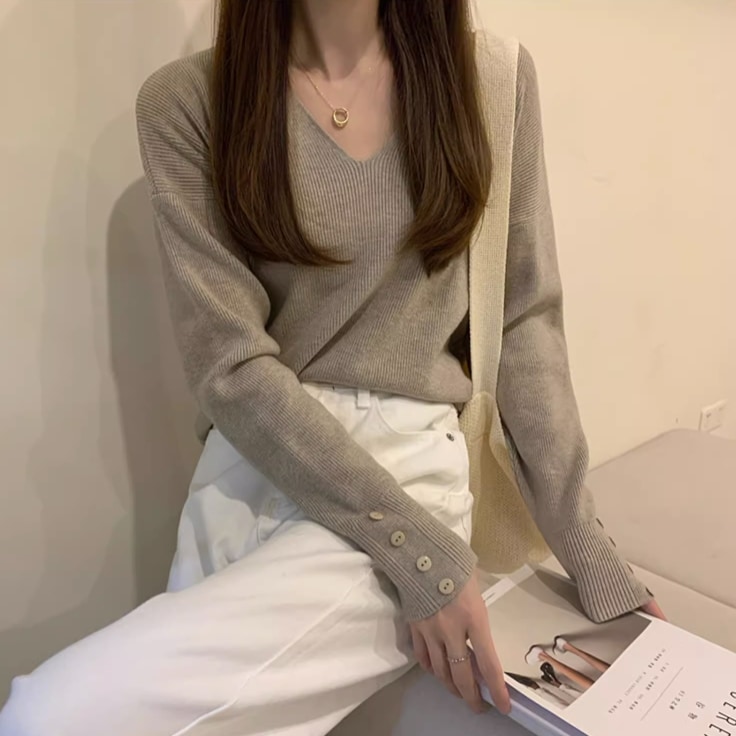 トップス ニットソー 白トップス 袖あり 長袖 Vネック 襟なし かわいい 大人可愛い シンプル カジュアル 大人 おしゃれ お洒落 大人女子 こなれ感 ラフ 無地 春 秋 10代 20代 30代 5,573円