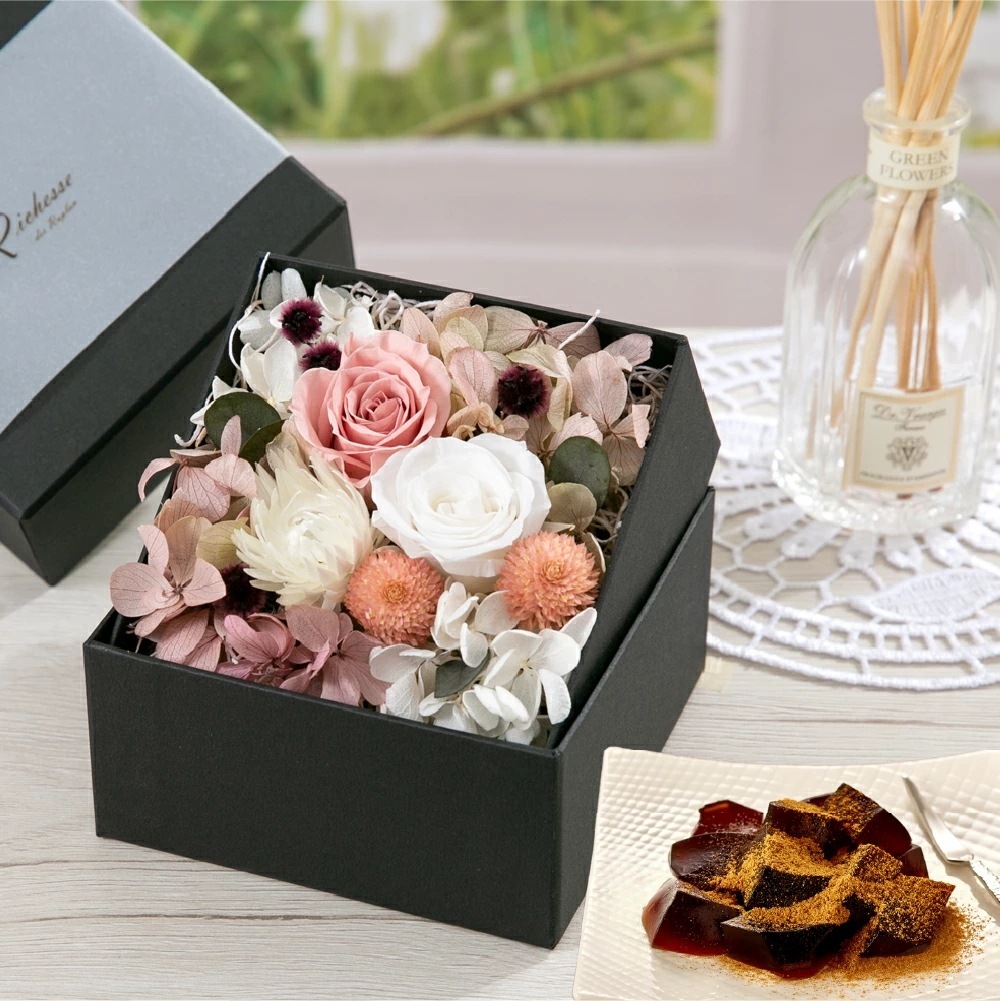 プリザーブドフラワー ボックス ギフト【ポルト スイーツセット】敬老の日 プレゼント 誕生日 プレゼント 退職祝い. 結婚祝い 結婚記念日 開店祝い 記念日 卒業祝い 贈り物 ギフト【無料ラッピング