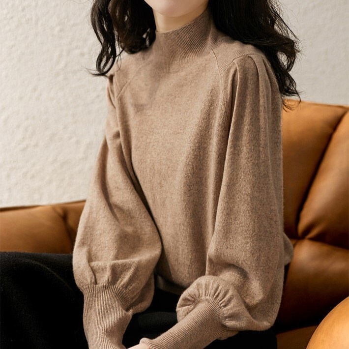 トップス ニットソー セーター 袖あり 長袖 ボリューム袖 ハイネック タートルネック ストレート Iライン かわいい 大人可愛い きれいめ シンプル 大人 上品 おしゃれ お洒落 大人可愛い